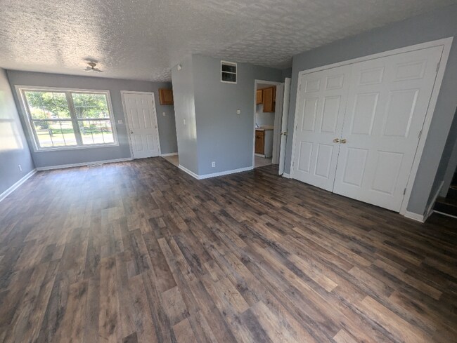 Building Photo - 14 N Ritchie Ave