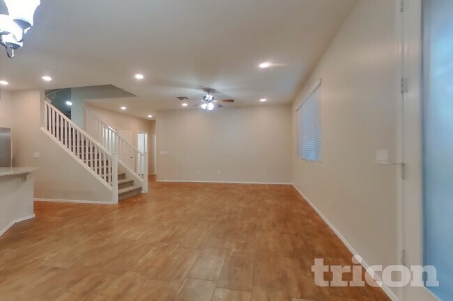 Building Photo - 11690 N 166th Dr