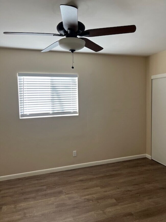 Foto del edificio - 1 Bedroom (Back Unit) of Duplex FOR RENT @...