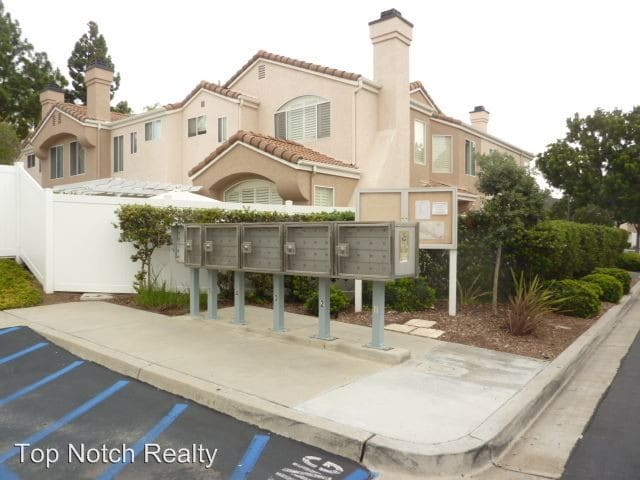 Building Photo - 485 Belle Vista Dr