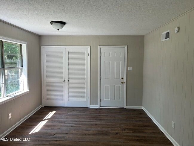 Photo - 2955 Normandy Dr House