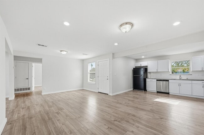 Building Photo - 1032 Hoke Smith Dr