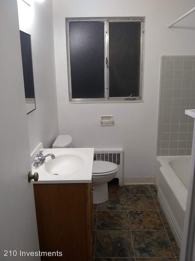 Building Photo - 733-743-743 S 700 E