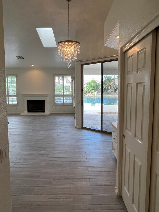 Foto del edificio - 814 W Beechnut Dr