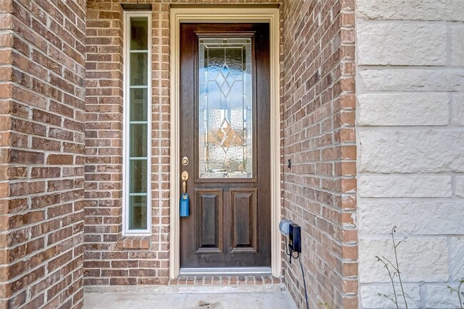 Building Photo - 907 River Delta Ln