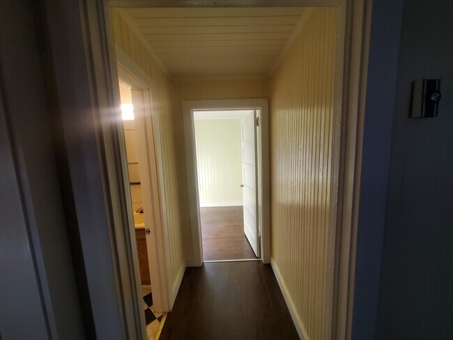 Building Photo - 1040 Franks Ln