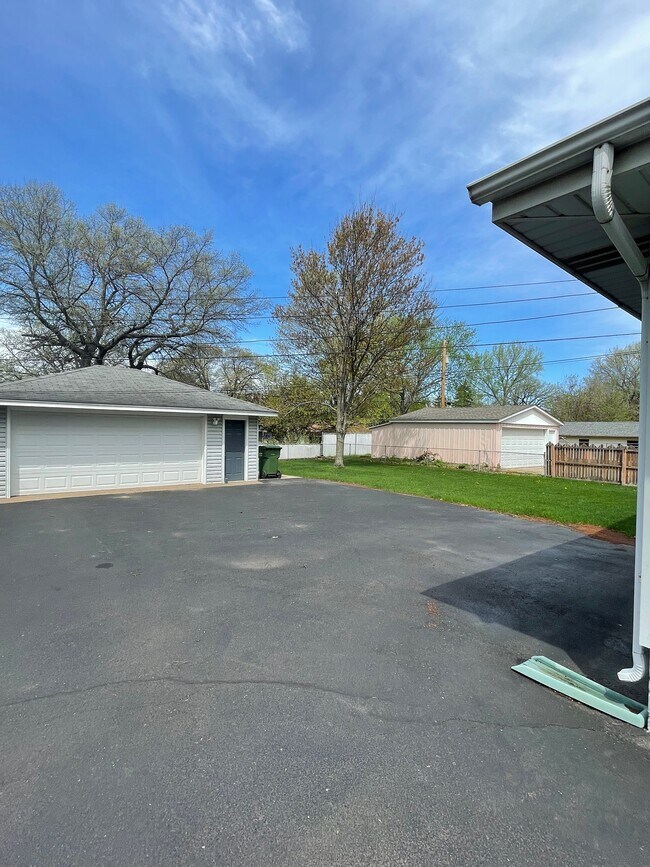 6650 Anoka St NE, Fridley, MN 55432 House Rental in Fridley, MN