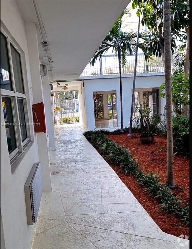 Building Photo - 8080 Tatum Waterway Dr