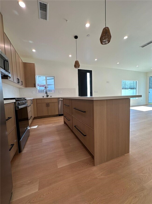 Foto del edificio - 21824 Cohasset St