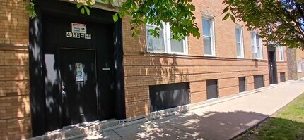 Building Photo - 4058 W Hirsch St