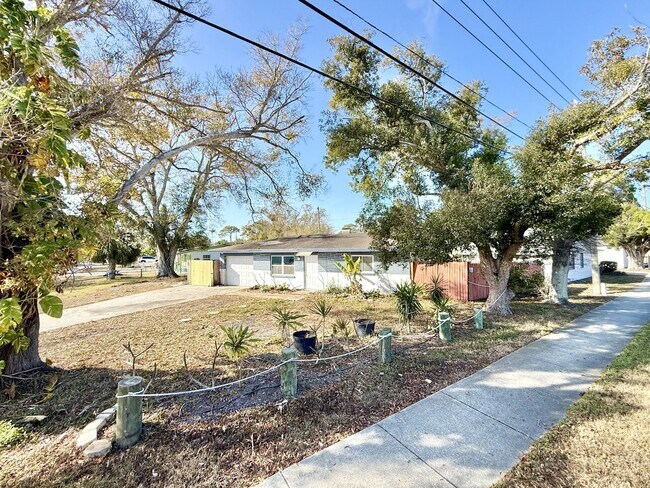 Building Photo - 5396 68th Way N