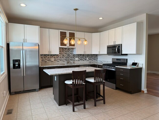 Foto del edificio - 773 Ridge Dr