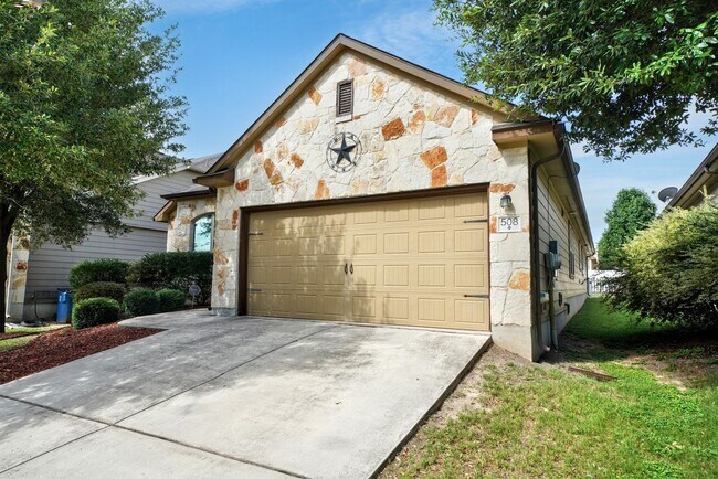 Foto del edificio - Stunning 3-Bedroom Home with Office in Charleston Parke, Cibolo - Realtor Commission offered: $500