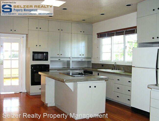 Building Photo - 4 br, 4 bath House - 1202 Vichy Springs Rd.