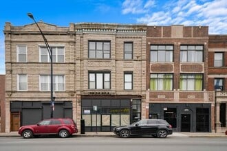 Building Photo - 2140 W Cermak Rd