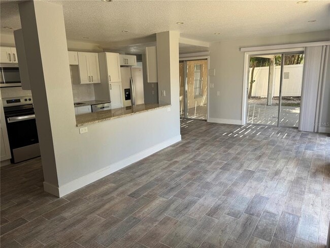 Building Photo - 1209 1st St