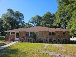 Building Photo - 13 Erskine Ln