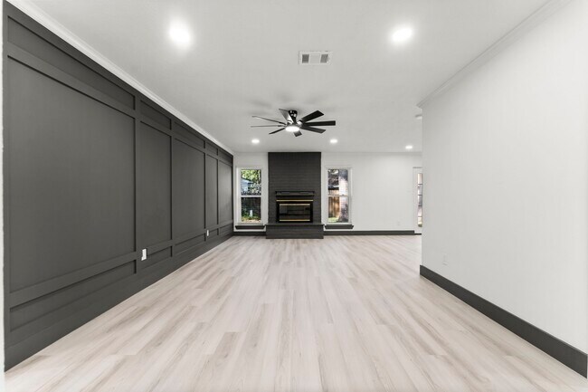 Building Photo - 26 E Woodtimber Ct