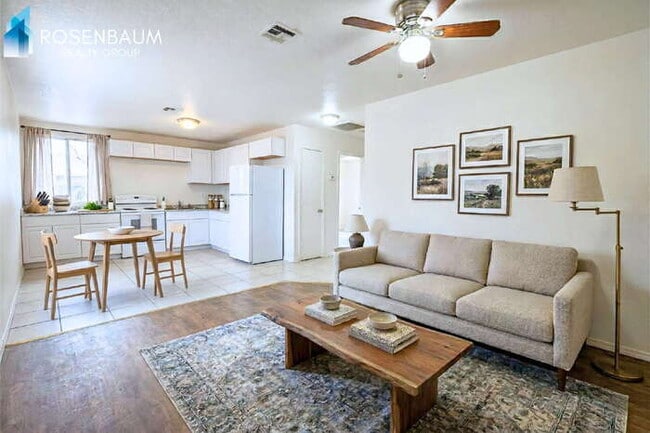 Building Photo - 1702 W Shangri La Rd