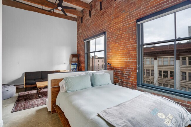 Photo du bâtiment - 55 E Cordova St