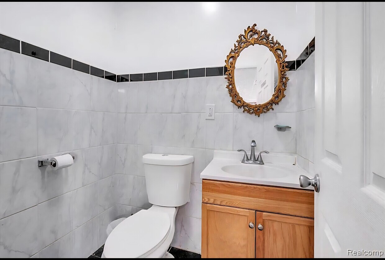 Foto principal - 2078 Belmont St