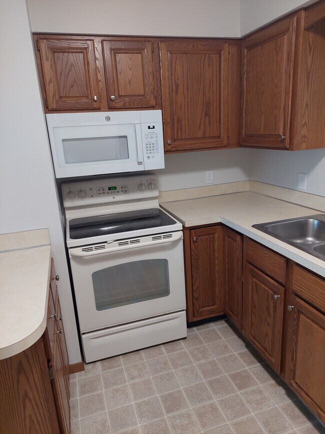 Foto del edificio - 225 Heather Ln