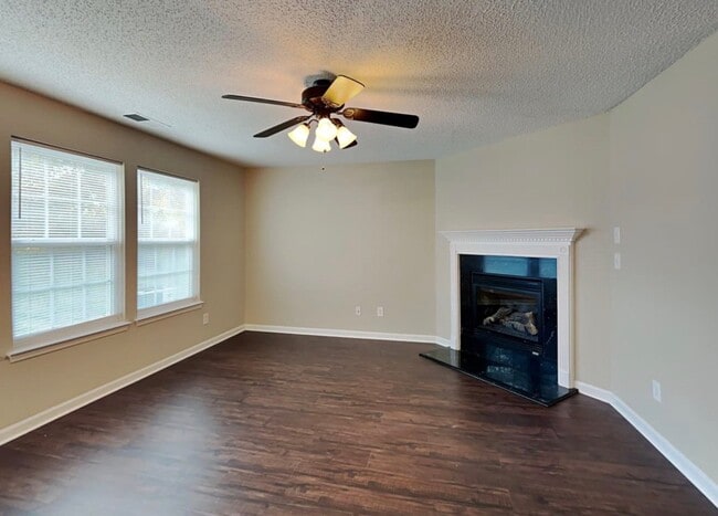 Foto del edificio - 4407 Staffordshire Ln