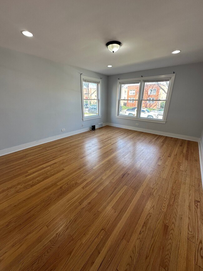 Foto del edificio - 8918 Lavergne Ave