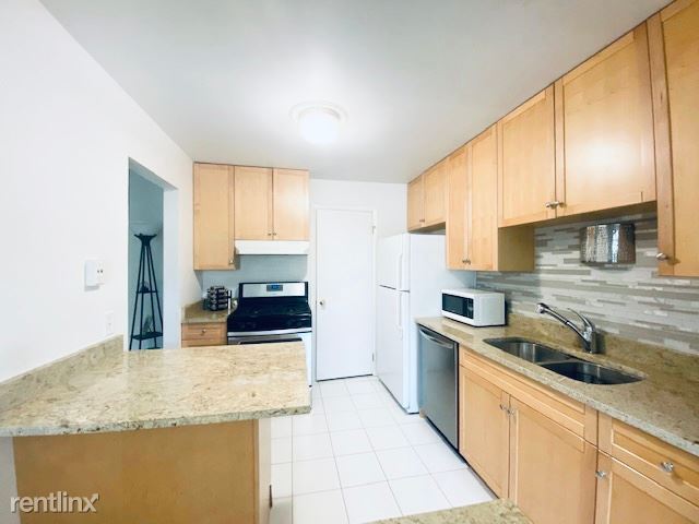 Building Photo - 456 Thornhill Ln