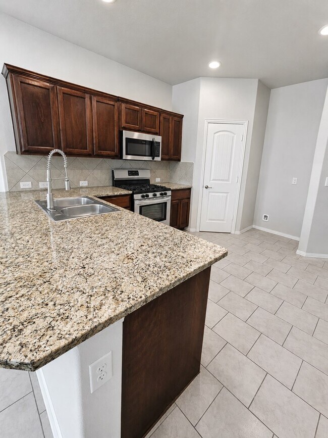 Building Photo - 7208 Brooks Ranch Rd