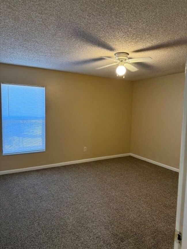 Foto del edificio - 8542 Colony Pine Cir W