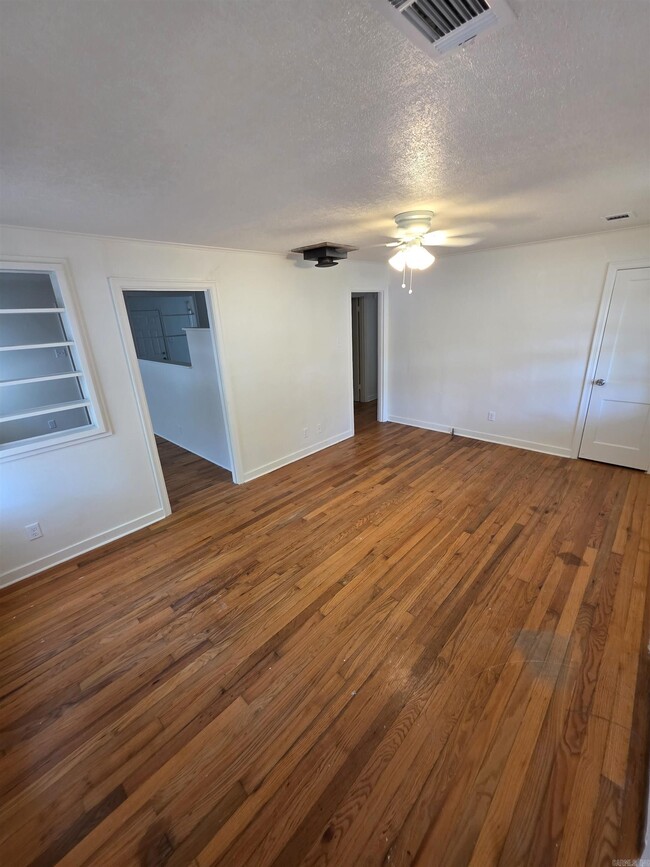 Foto del edificio - 2501 S Tyler St