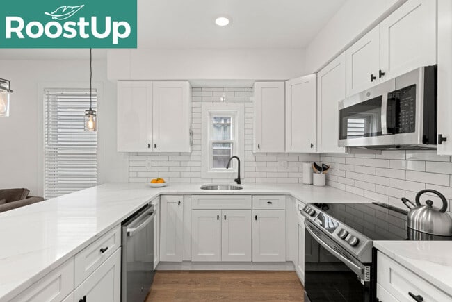 Foto del edificio - Furnished Private Bedroom in South Boston