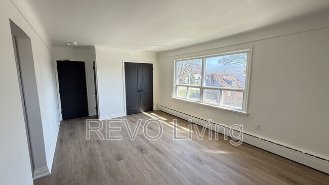 Photo du bâtiment - 6921 Barker St