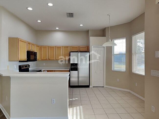 Foto del edificio - 8215 47th St Cir E