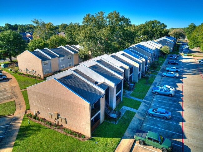 Building Photo - Cambridge Court