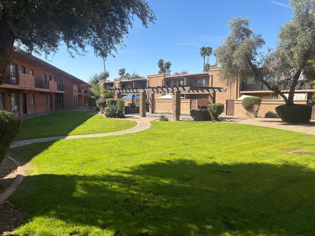 Foto del edificio - 7110 E Continental Dr