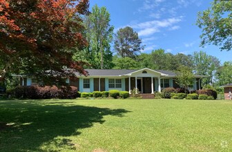 Building Photo - 2106 Dobbs Rd