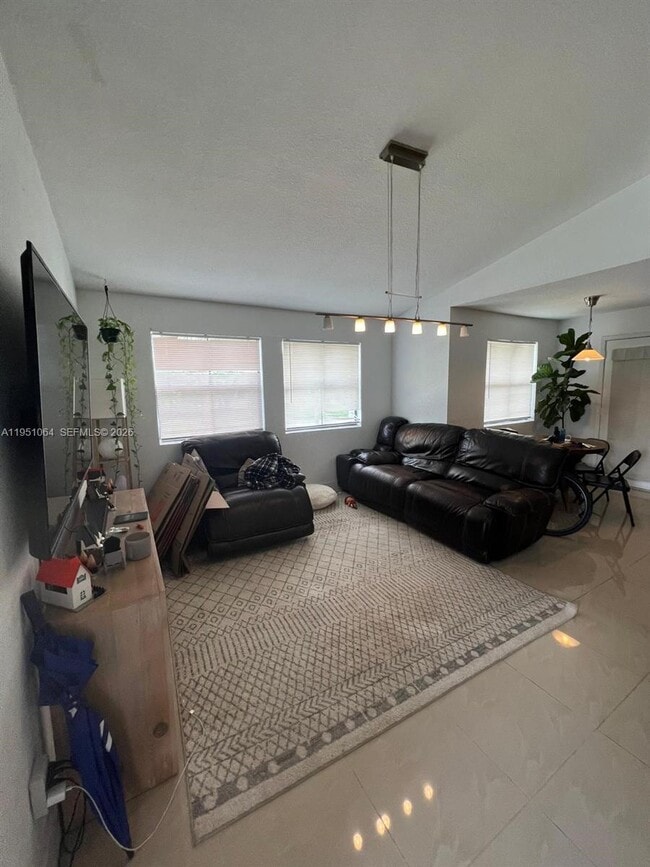 Foto del edificio - 10361 SW 150th Ct