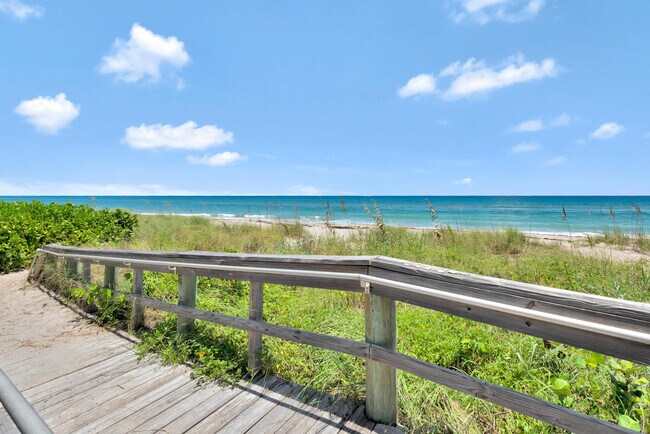 Building Photo - 530 Ocean Dr