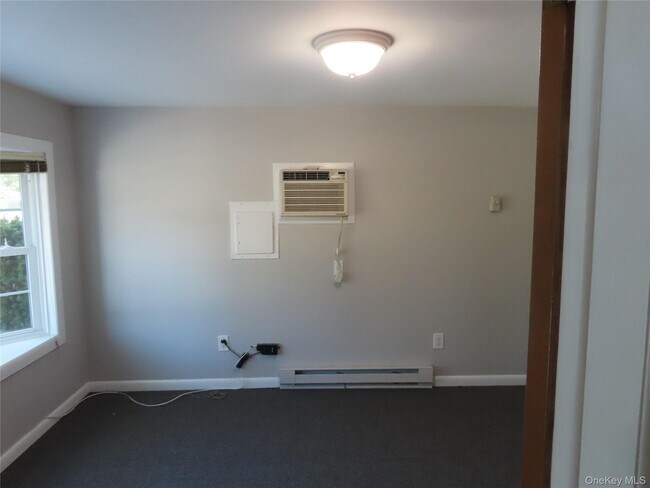 Foto del edificio - 1210 Smithtown Ave