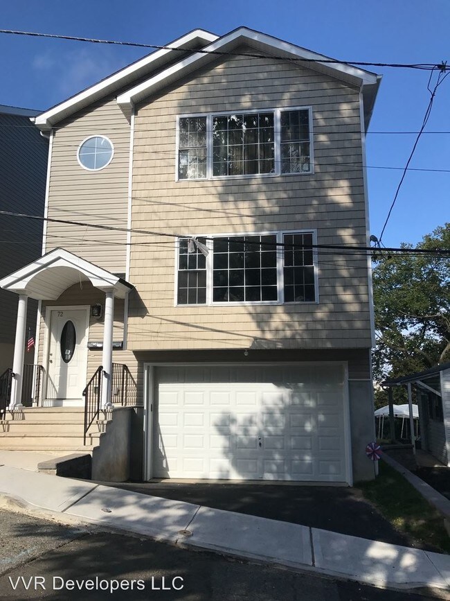 3 Br 2 Bath Apartment 72 Garret Street Condo For Rent In Primary Photo 3 Br 2 Bath Apartment 72 Garret Street