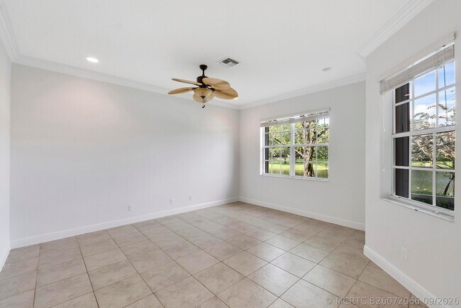 Foto del edificio - 3505 Lakeside Dr