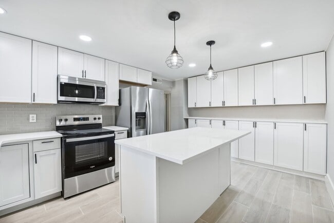 Just remodeled 2 bed 1 bath - Just remodeled 2 bed 1 bath Apartment