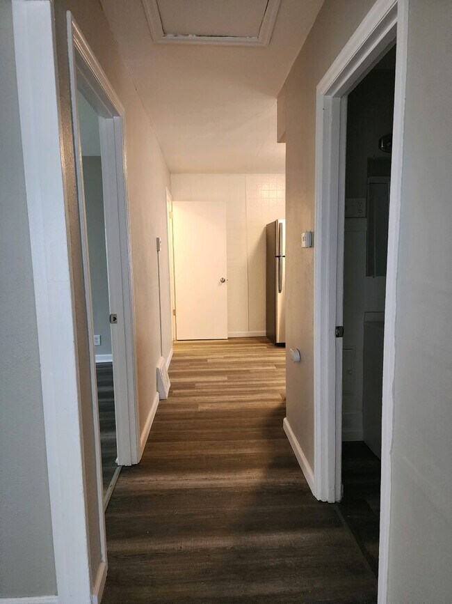 Foto del edificio - 3 Bedroom 1 bath with Large Back Yard Comi...