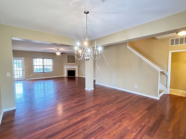 Building Photo - Spacious Cordova Home with Huge Bonus Room...