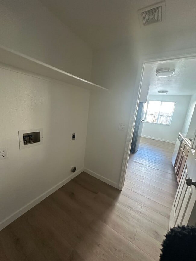 Building Photo - 3954-3958 Village Dr