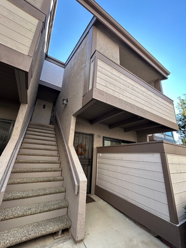 Building Photo - 9269 Village Glen Dr