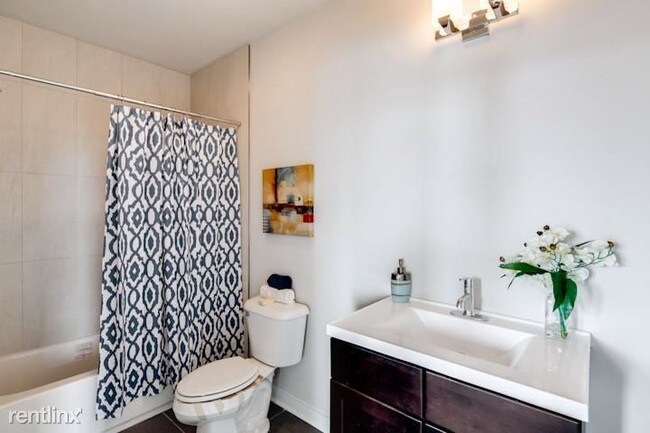 Foto del edificio - 3221 Spring Garden St