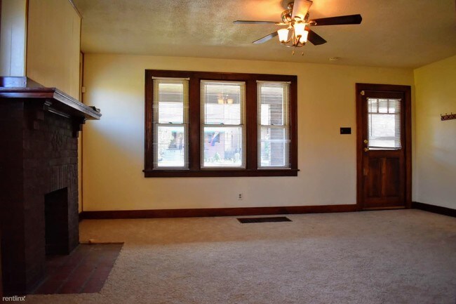 Building Photo - 3 br, 1 bath Duplex - 229 Whipple Street
